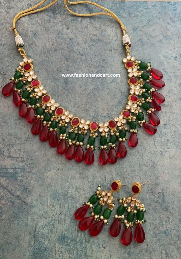 maroon necklace